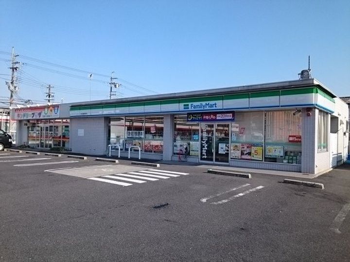 アヴニール・サードの周辺