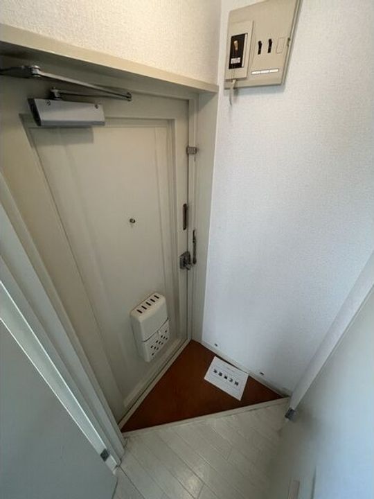 北海道札幌市白石区栄通15(マンション)の賃貸物件の玄関