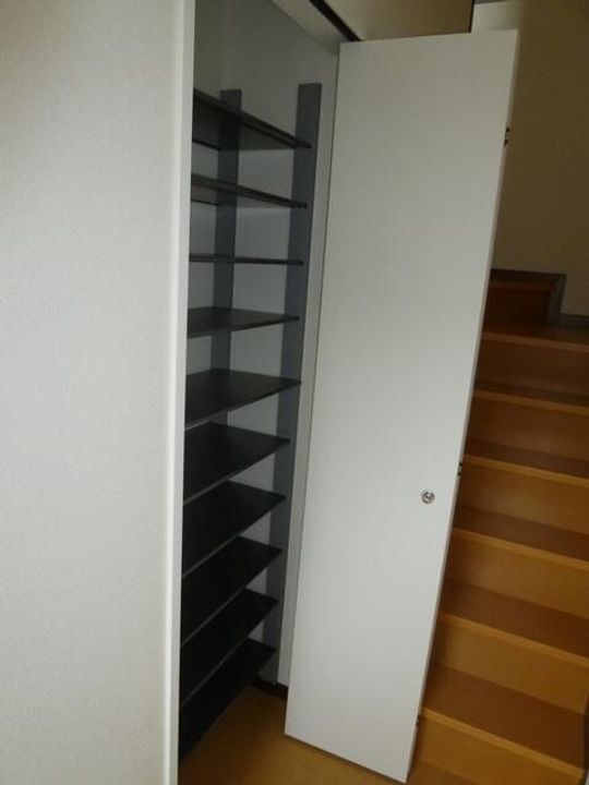 東京都町田市三輪町(アパート)の賃貸物件の玄関