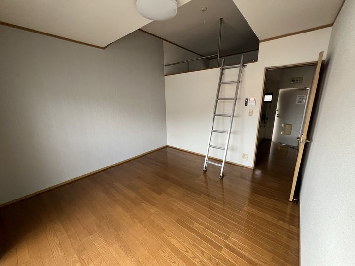 寿ハイツ A棟の居間