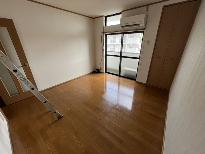 寿ハイツ A棟の居間