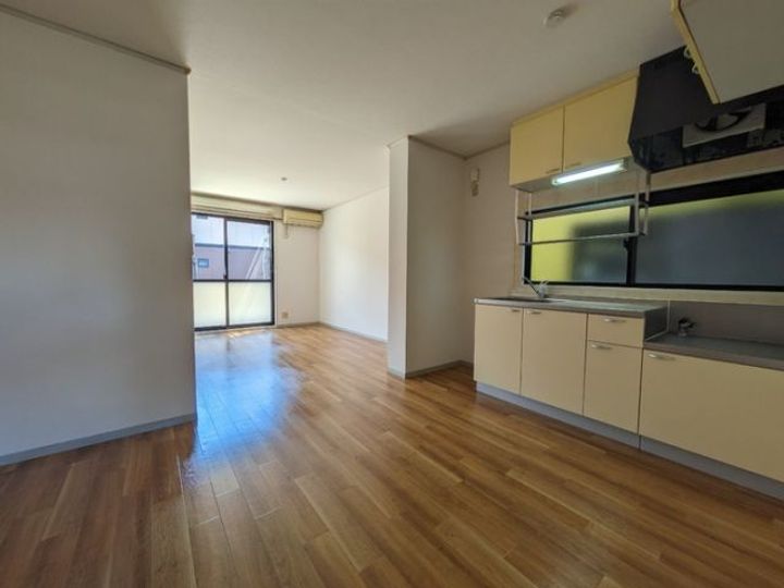 セジュール鬼橋 B棟の居間