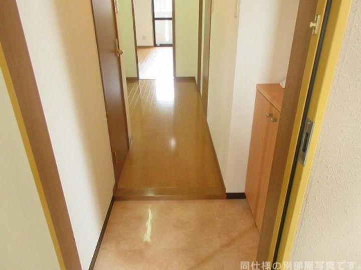 ランドマーク西町の玄関