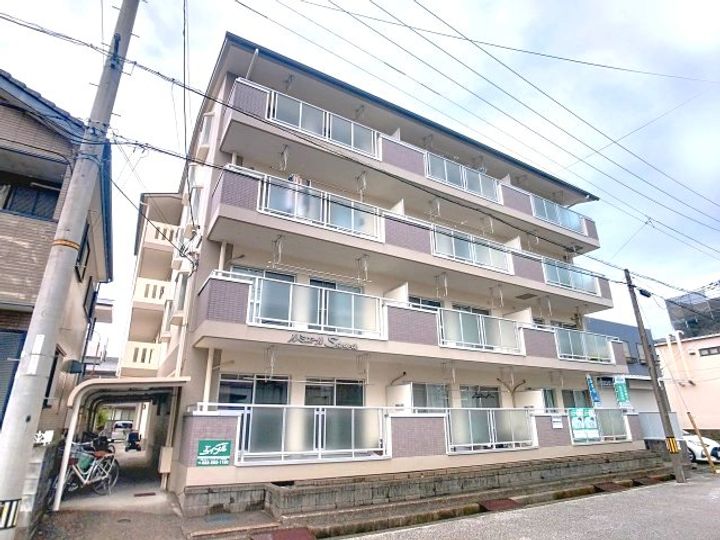 ルミエールSawaの外観