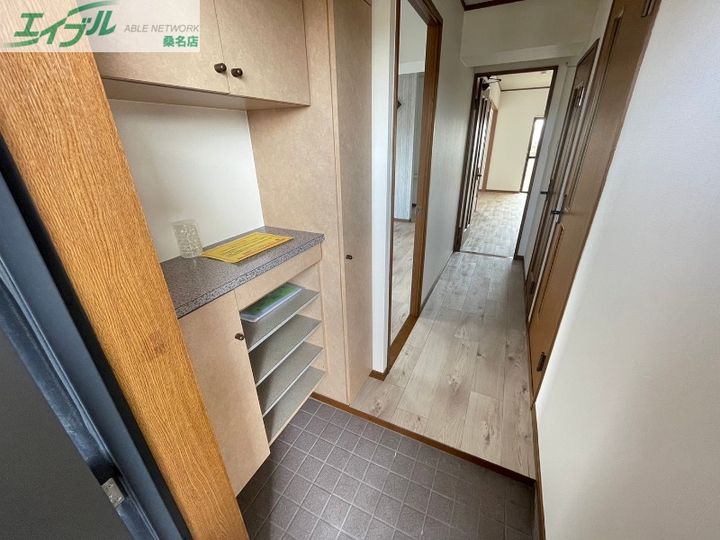 モンクレッシュの玄関