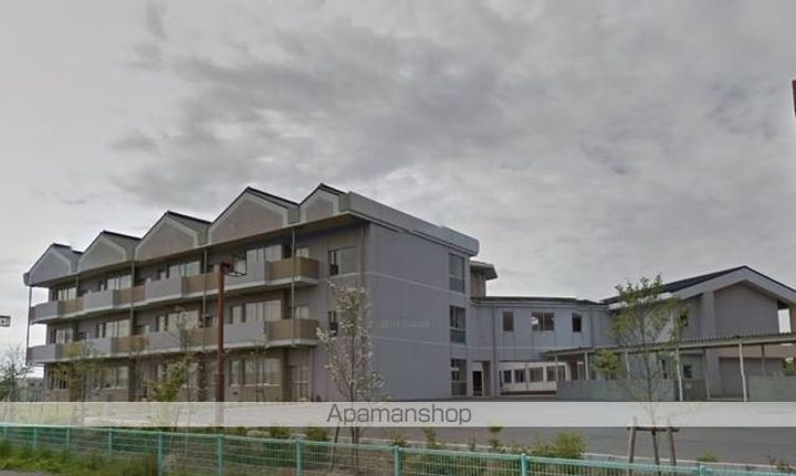 グランドハイツE棟の周辺