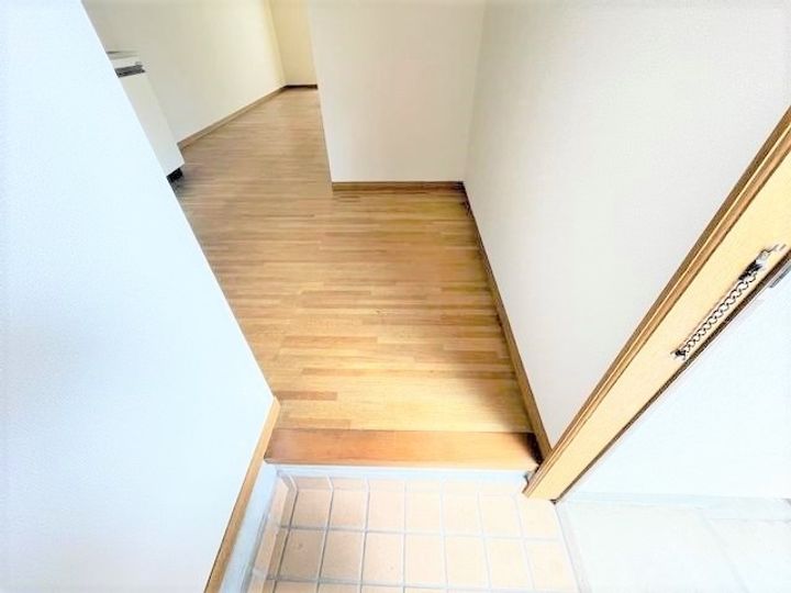 コーポハナブサの玄関