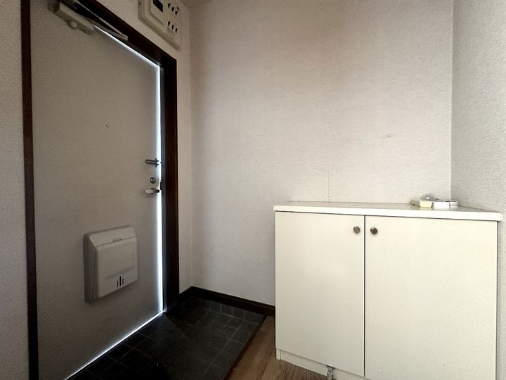 コーポハニーAの玄関