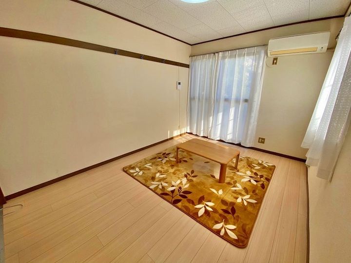 ファミーユ島村の内装