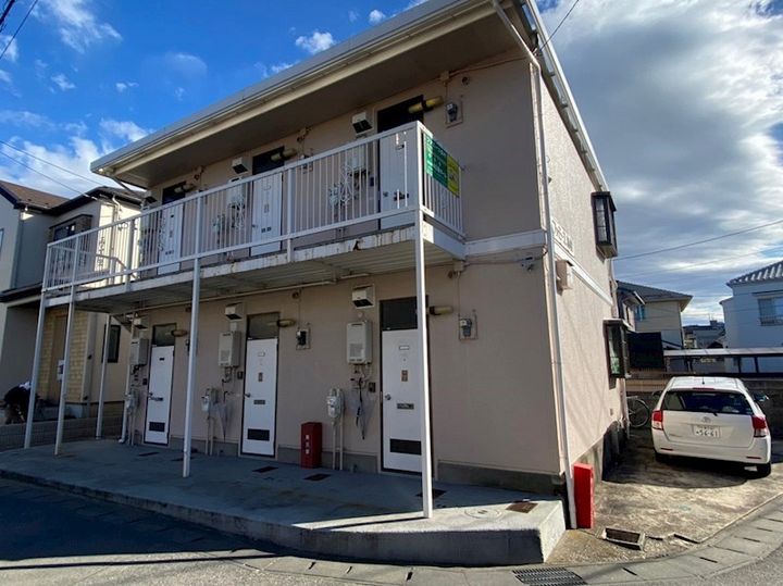 ファミーユ島村の外観