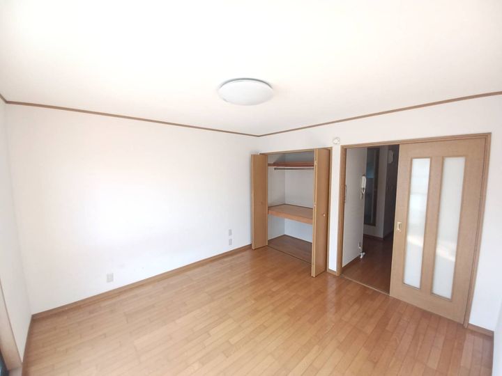 ハイツ柳 郷ケ丘の居間