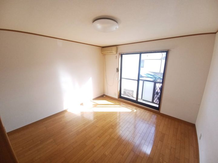 ハイツ柳 郷ケ丘の居間