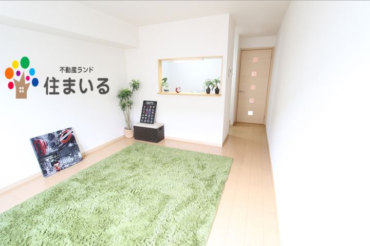 愛知県名古屋市天白区中坪町(アパート)の賃貸物件の居間