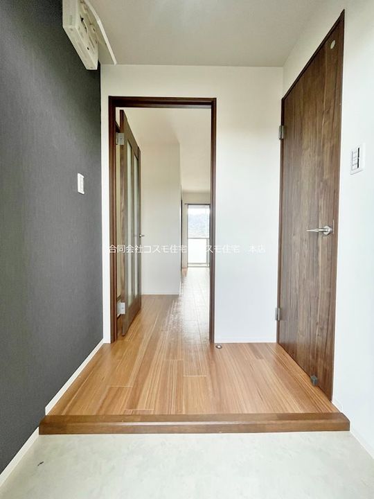 フウキパレス東山本の玄関