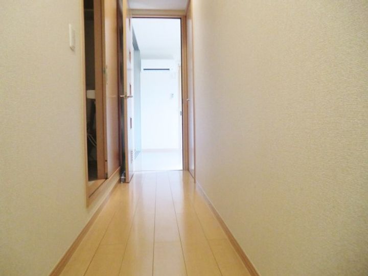 神奈川県横浜市金沢区六浦4(アパート)の賃貸物件の玄関