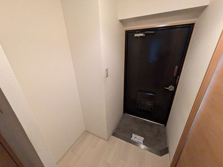 第2マンションローヤルの玄関