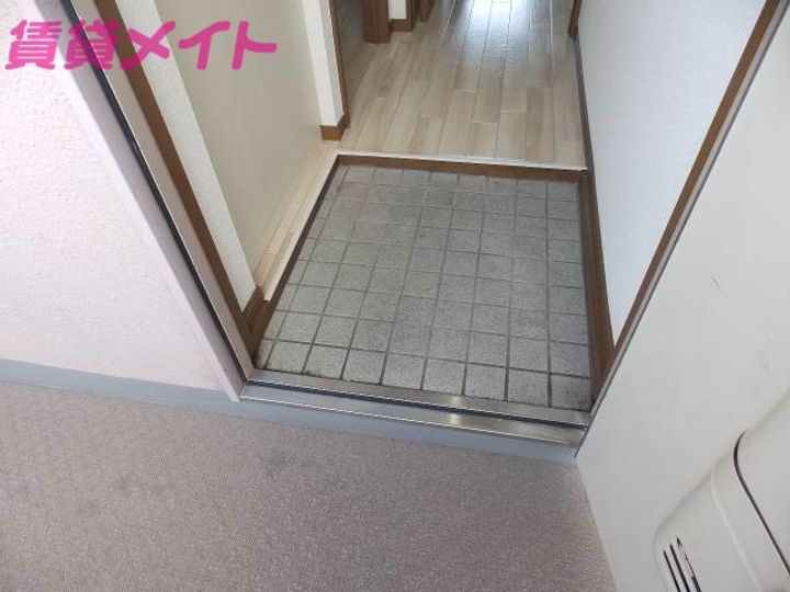 サンハイム藤の玄関