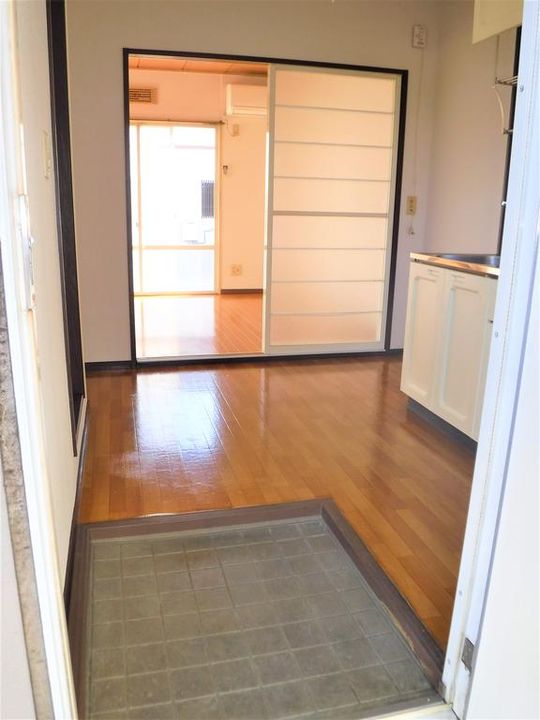 シャトレBの玄関