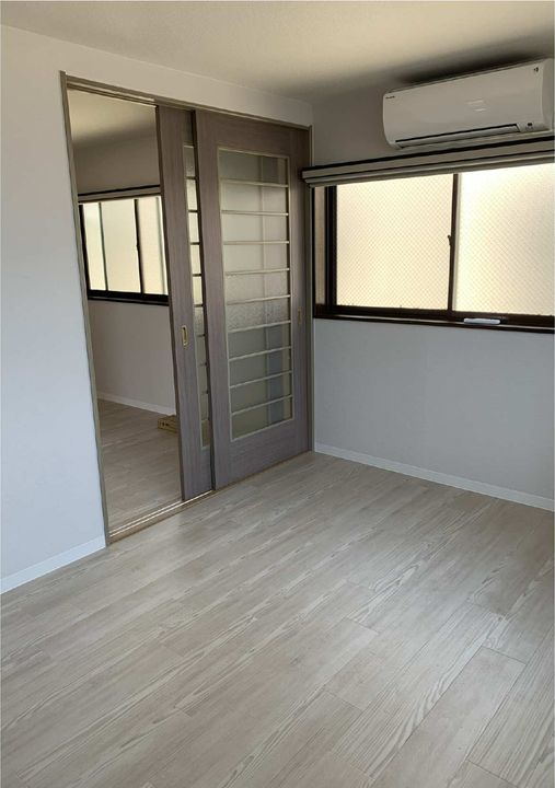 静岡県沼津市千本緑町1(マンション)の賃貸物件の居間