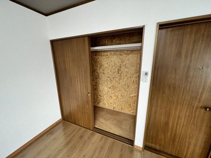 TYハイツ西川田の内装