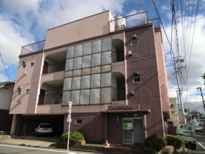 メゾン麓山の外観