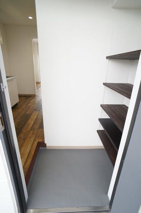 福島県郡山市安積町日出山1(マンション)の賃貸物件の玄関