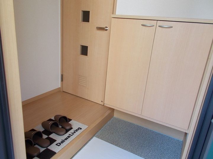 神奈川県横浜市中区本牧緑ケ丘(アパート)の賃貸物件の玄関