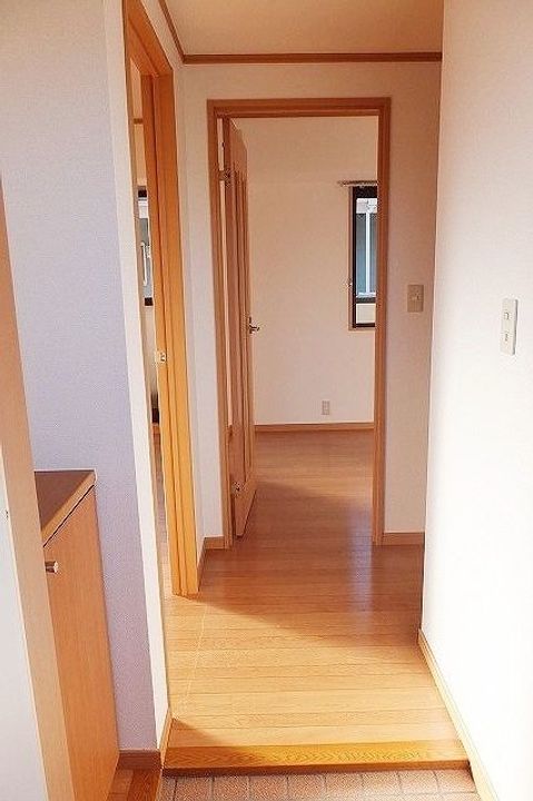 埼玉県白岡市白岡(アパート)の賃貸物件の玄関