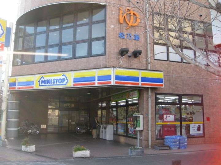 ラークヒルズK2の周辺