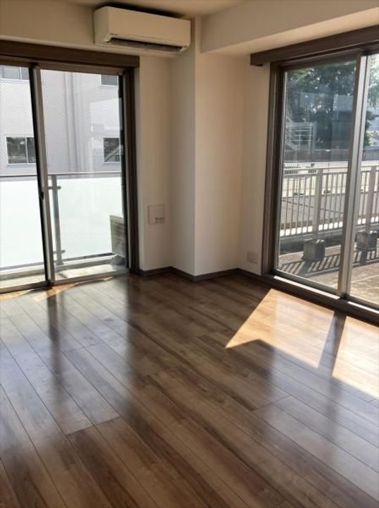 クレストハウス小石川の居間