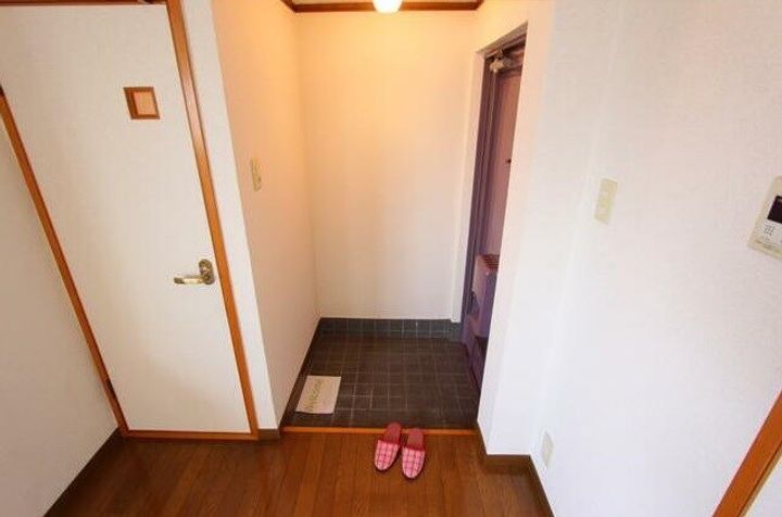 第五泉ビルの玄関