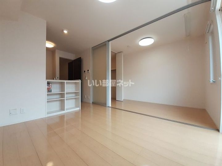 Sainte Devote(サン・デボーテ)の居間