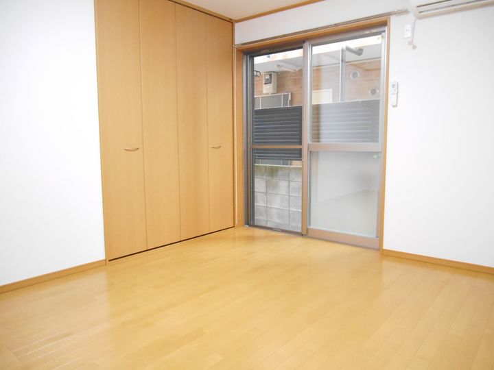 コーポウィズダムの居間