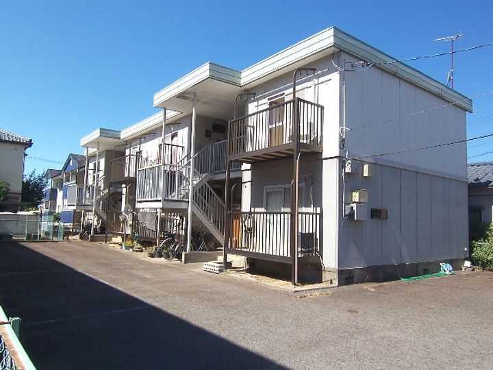 メゾンサカエの外観