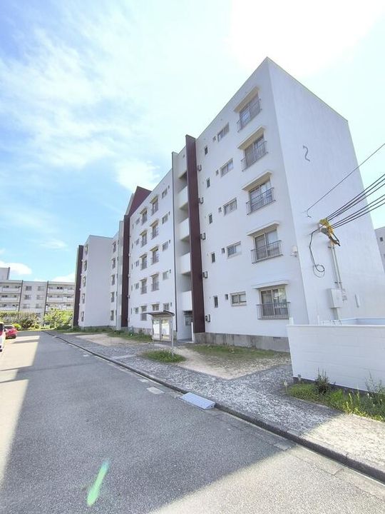 高倉台団地 1団地2号棟の外観