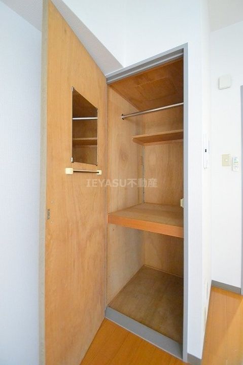 ユーアイビルの内装