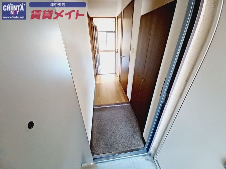 サンパレスの玄関