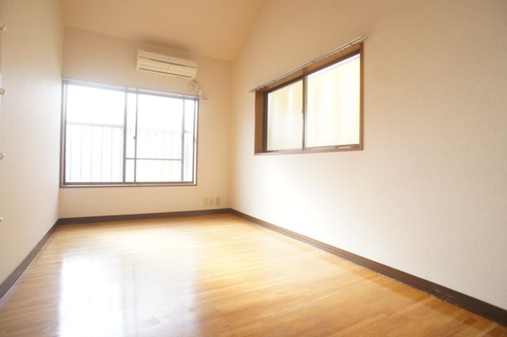 ペアパレス桜上水の居間