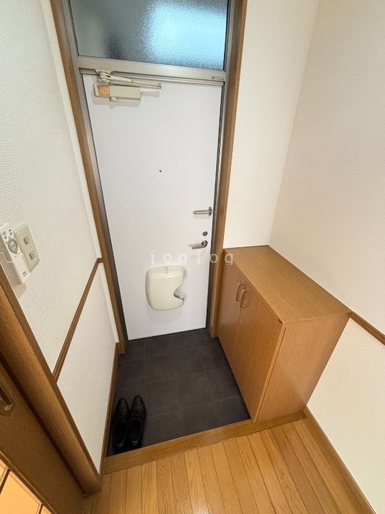 メゾンYUKIの玄関