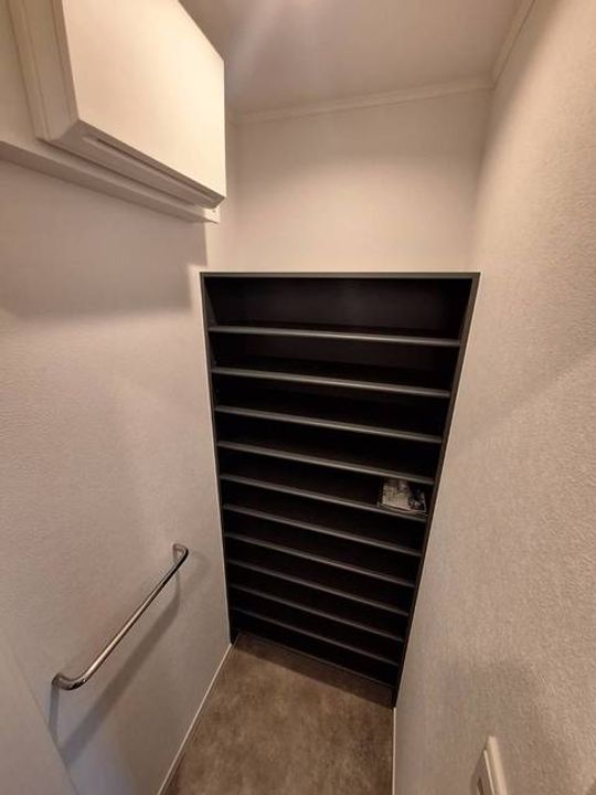 神奈川県藤沢市鵠沼松が岡1(一戸建)の賃貸物件の玄関