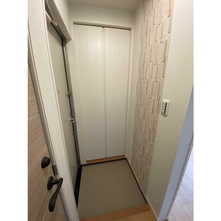 神奈川県藤沢市羽鳥3(アパート)の賃貸物件の玄関