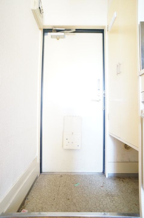 スカイピア千歳烏山の玄関