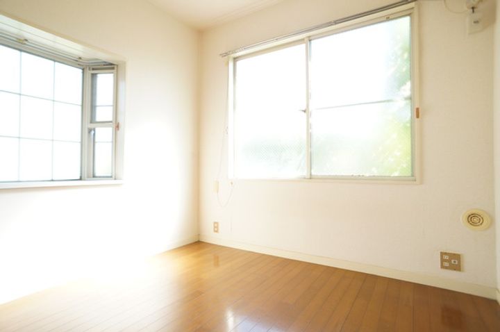 スカイピア千歳烏山の居間