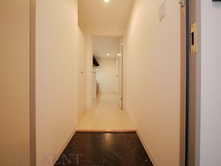 A BOND桑園 壱番館の玄関