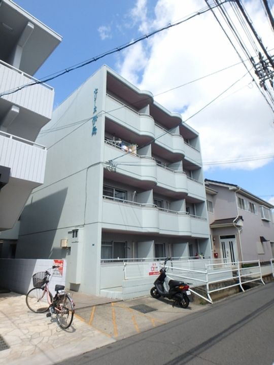 セリーヌ伊島の外観