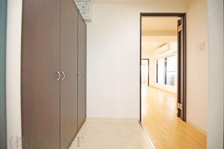 アンディール円山の玄関