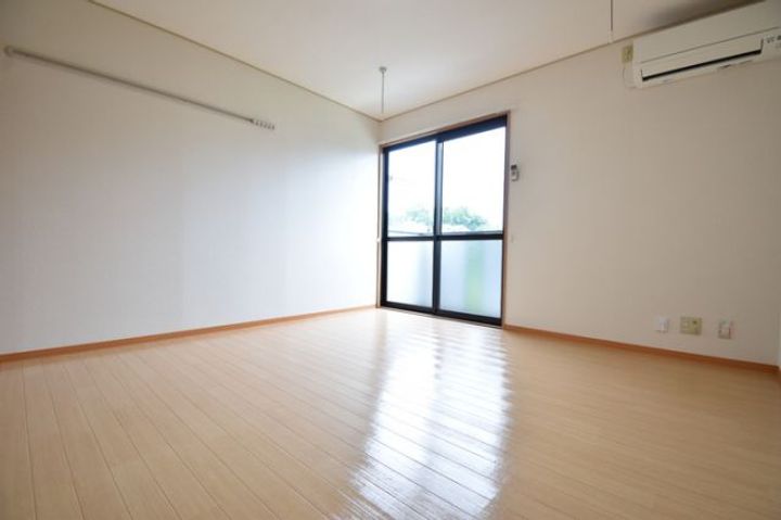 新潟県新潟市秋葉区東島(アパート)の賃貸物件の居間