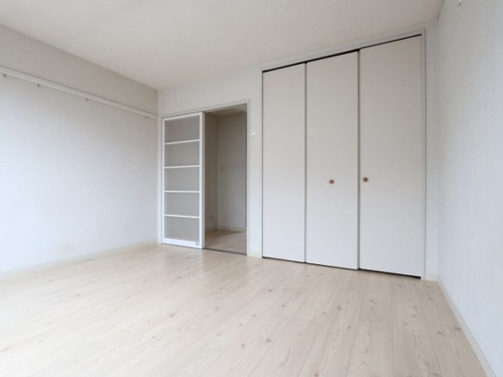 しろの木ハイツの居間