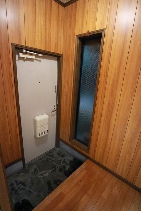 橋本コーポの玄関