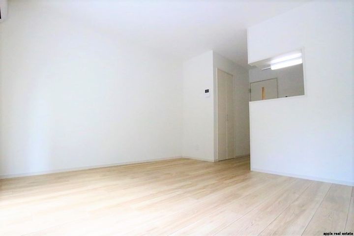 EMIREA日明Iの居間